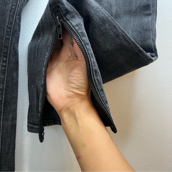 Rag & Bone Women's 26 Mid Rise Skinny Distressed Moto Jeans Black Side Zipper - Picture 6 of 10